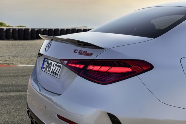 Mercedes-Amg C-Class photo 19