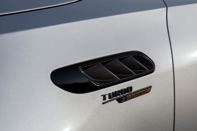 Mercedes-Amg C-Class photo 20