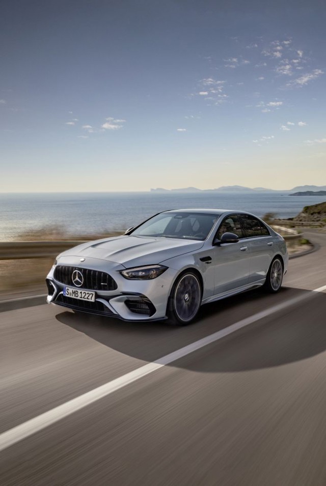Mercedes-Amg C-Class photo 24