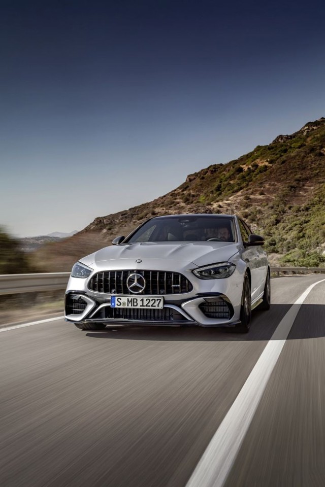 Mercedes-Amg C-Class photo 25