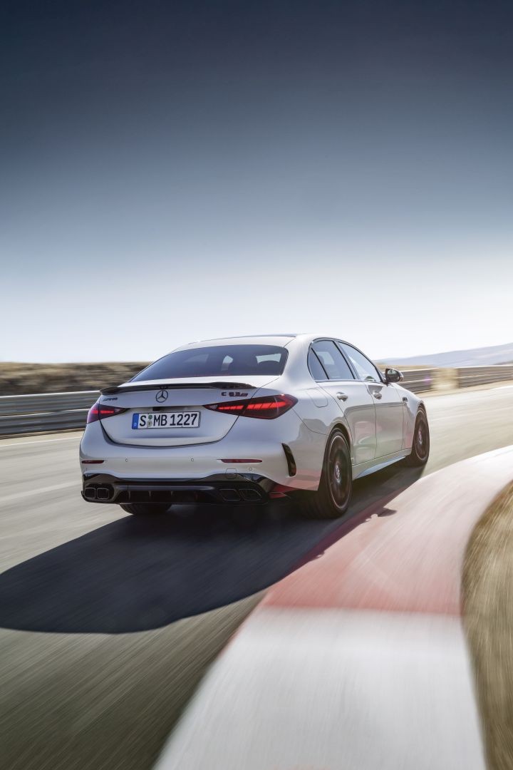 Mercedes-Amg C-Class photo 28