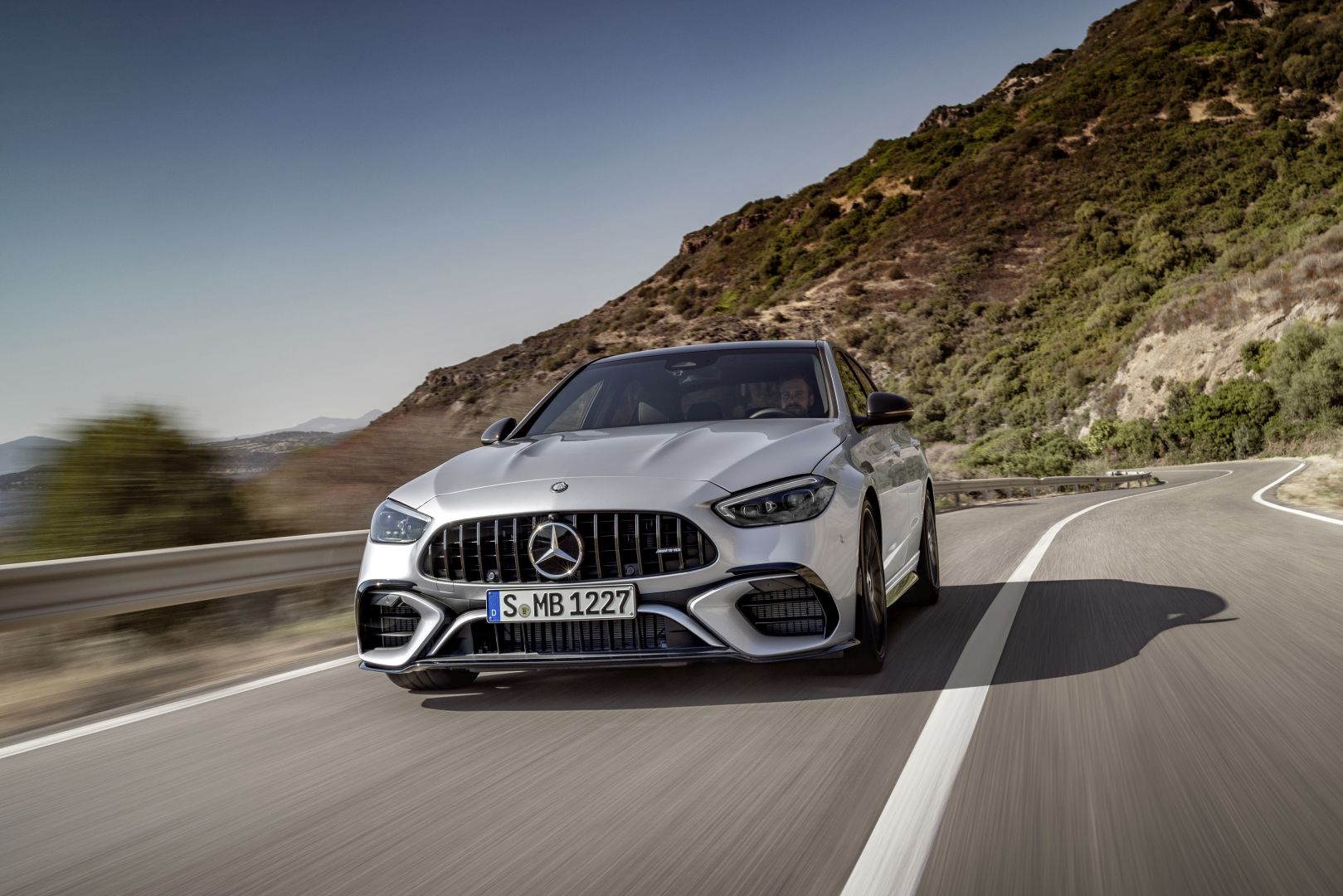 Mercedes-Amg C-Class photo 3
