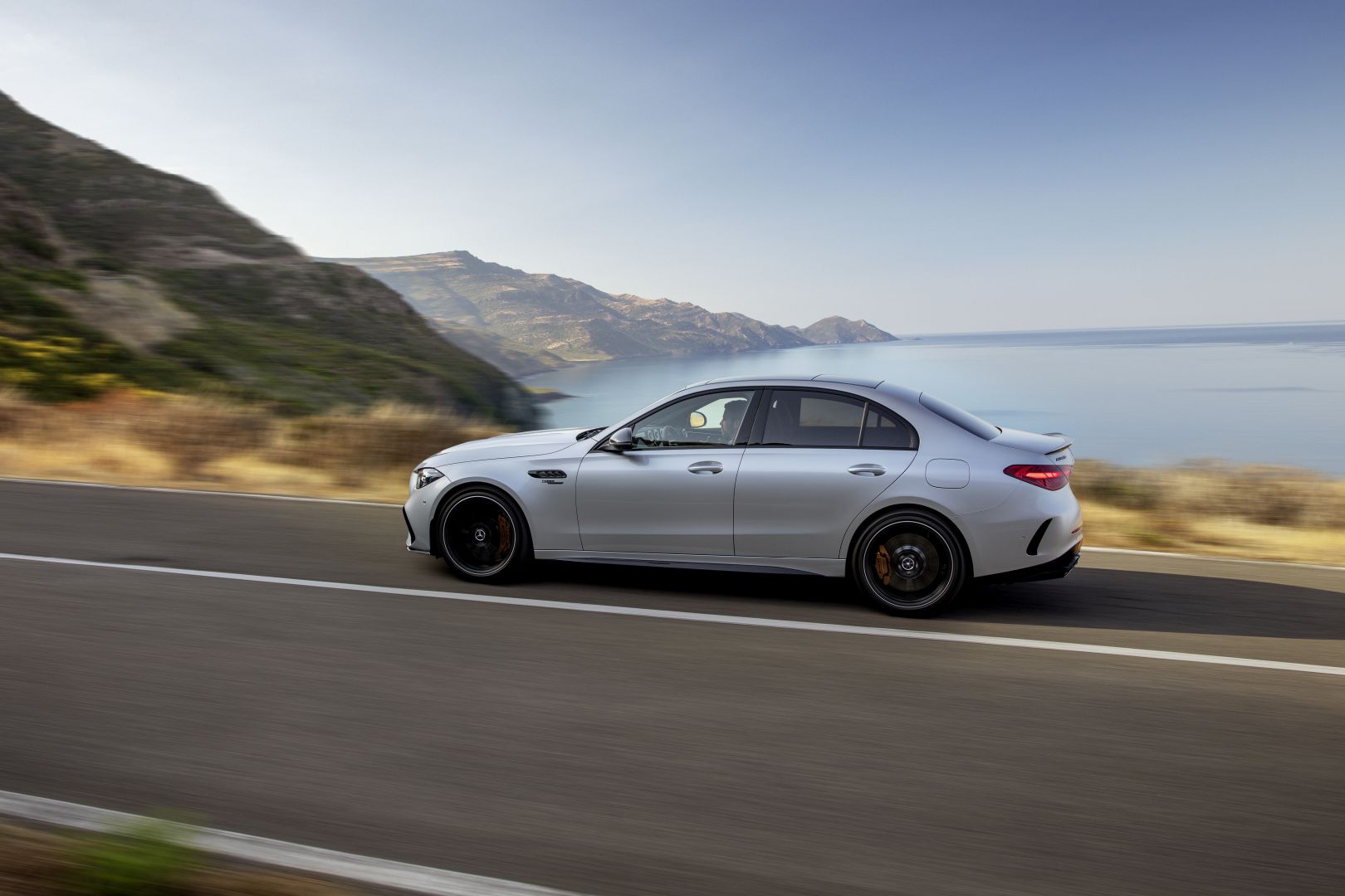 Mercedes-Amg C-Class photo 4