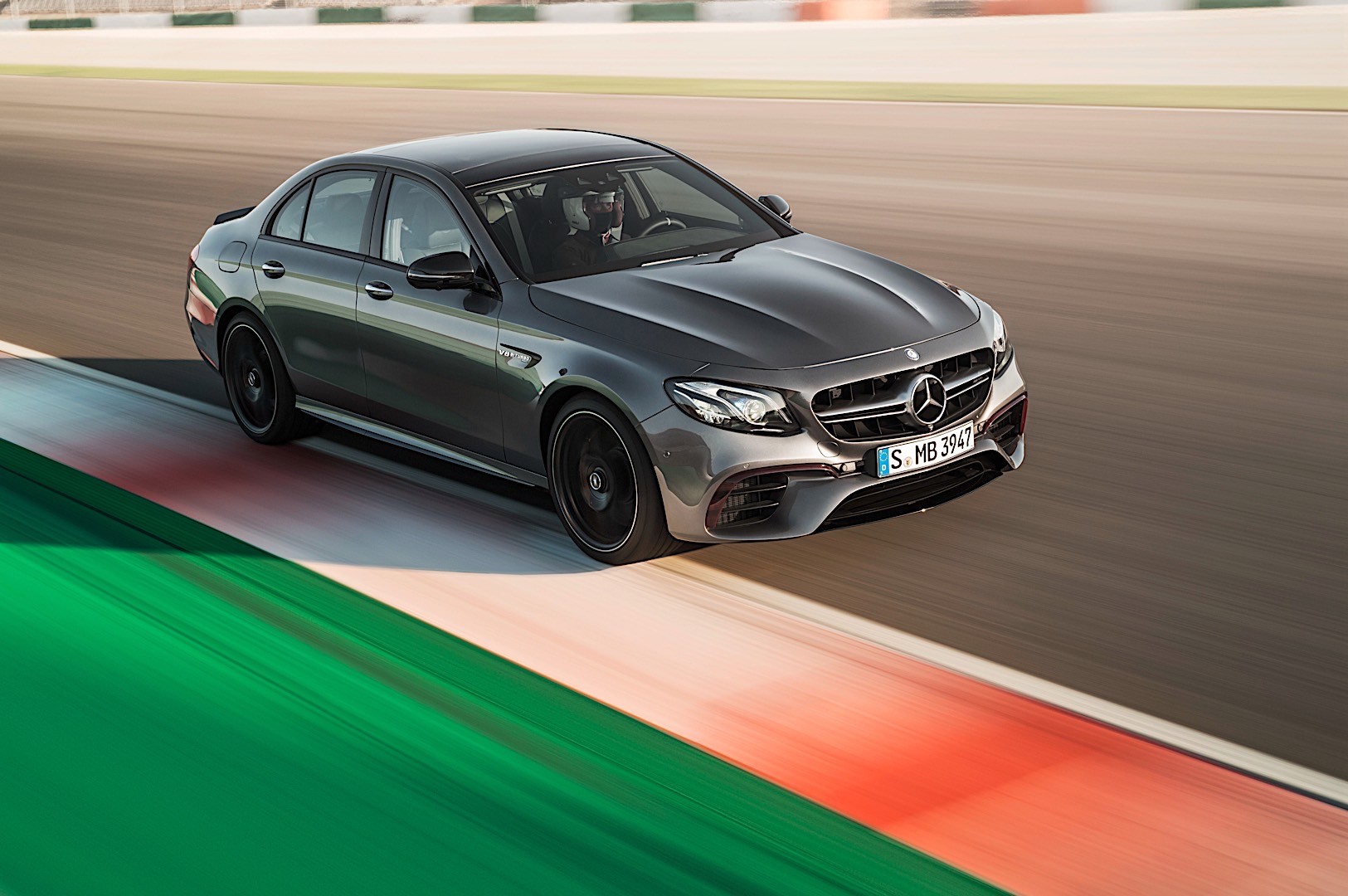 Mercedes-Amg E-Class photo 16