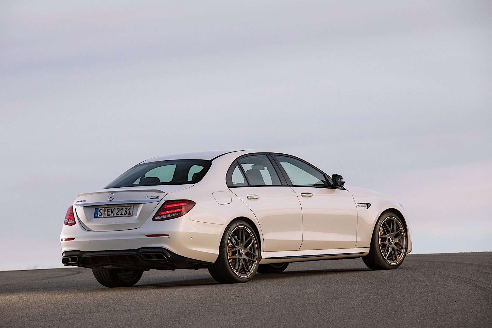Mercedes-Amg E-Class photo 27