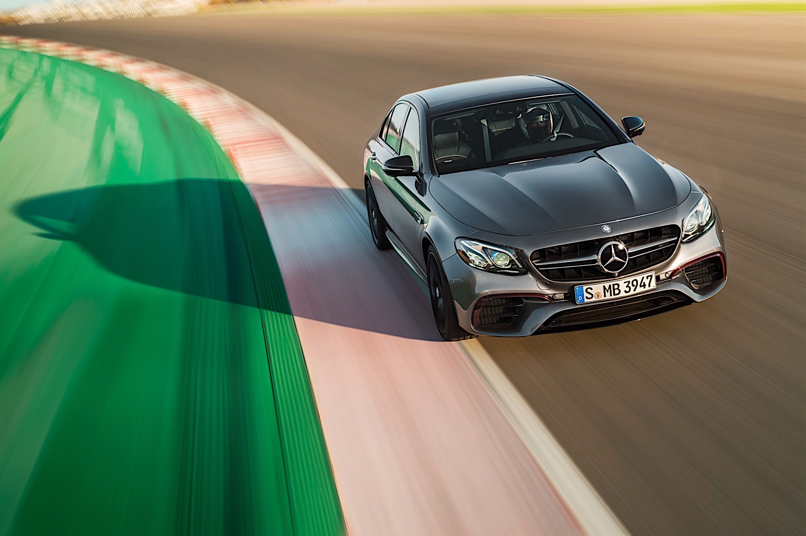 Mercedes-Amg E-Class photo 34