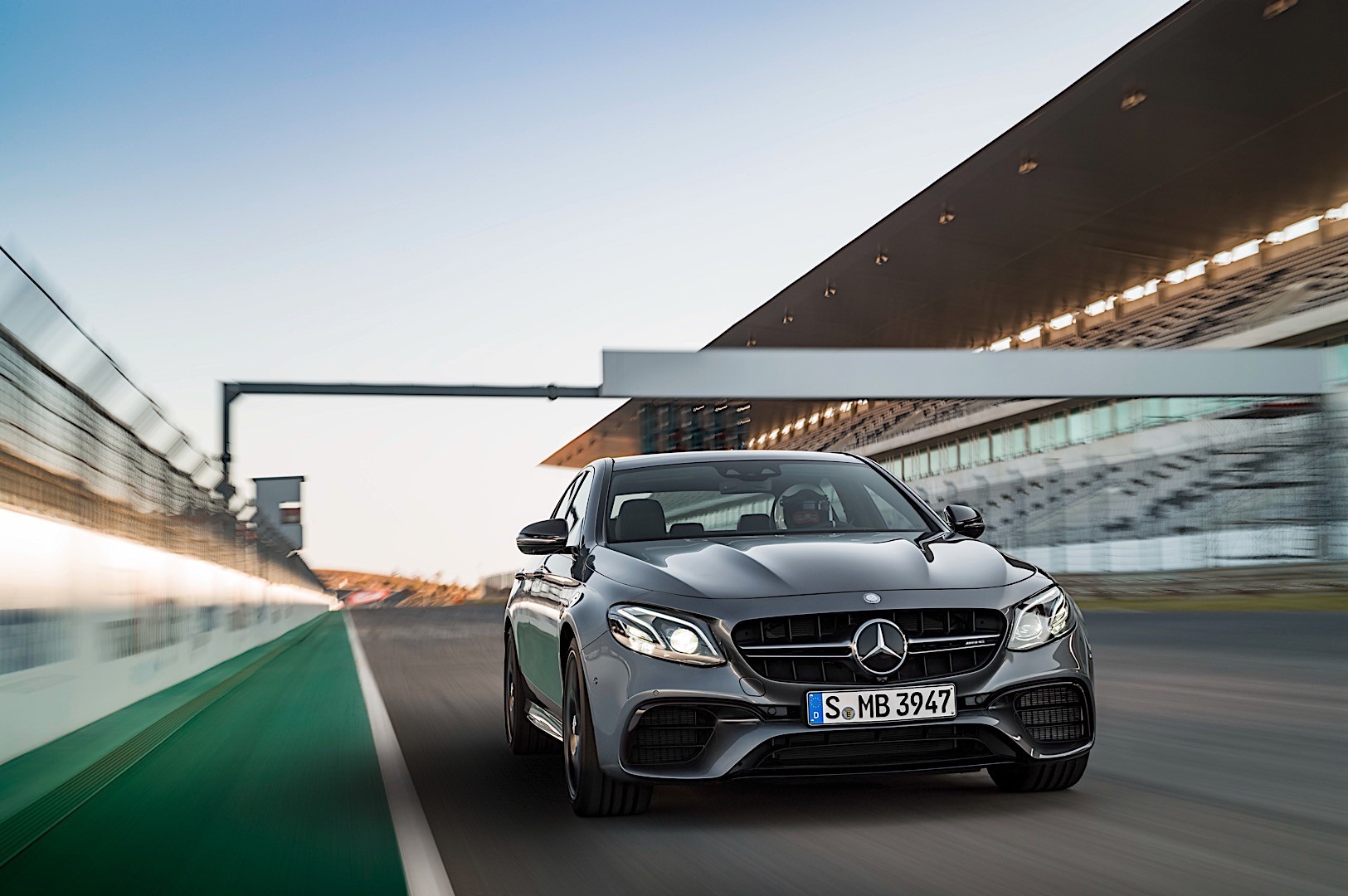 Mercedes-Amg E-Class photo 36