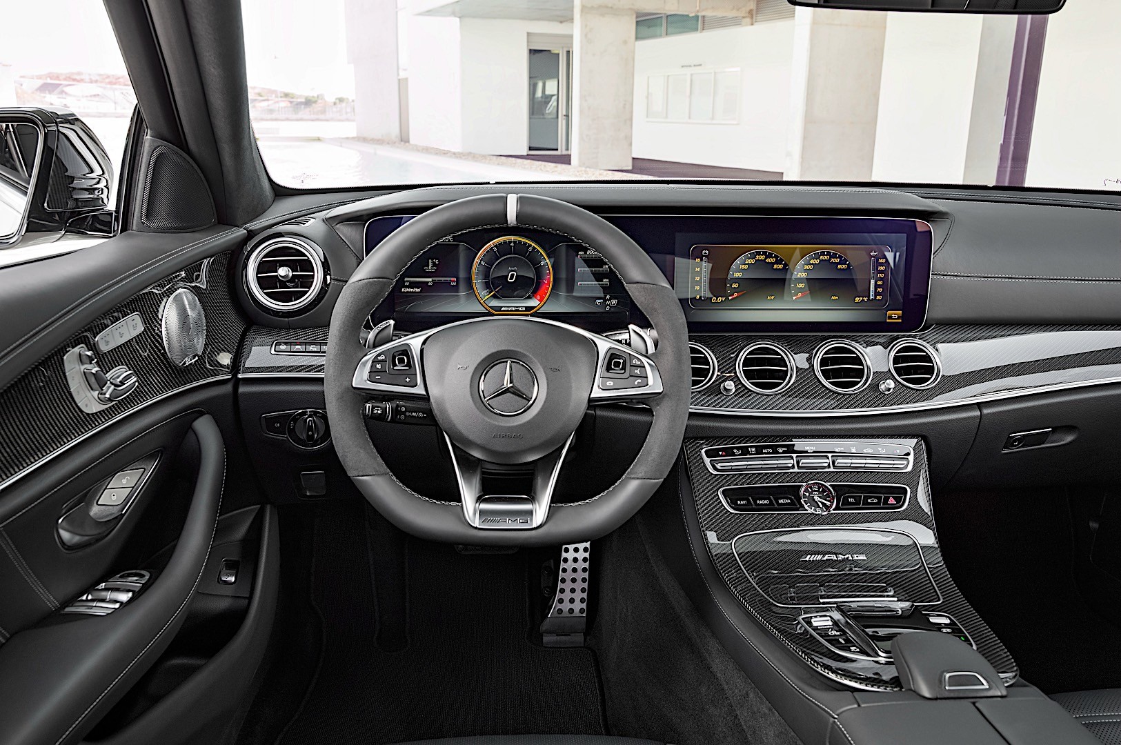 Mercedes-Amg E-Class photo 17