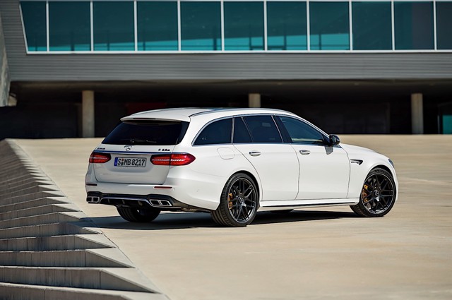 Mercedes-Amg E-Class photo 11