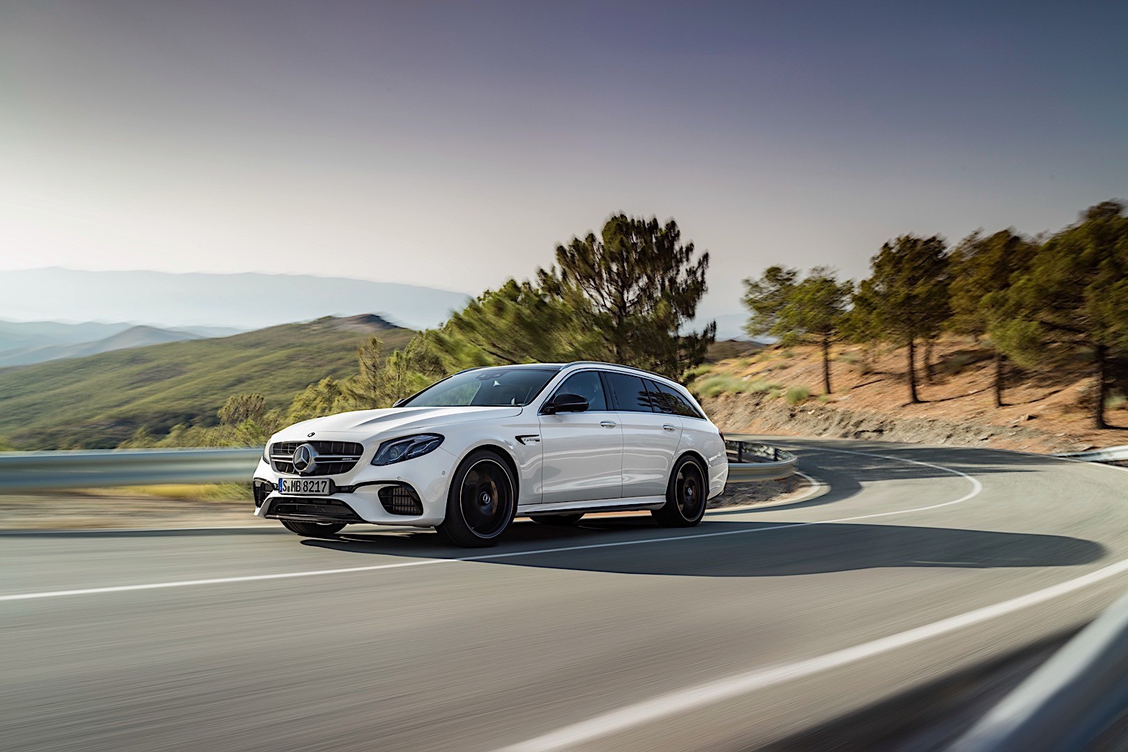 Mercedes-Amg E-Class photo 2