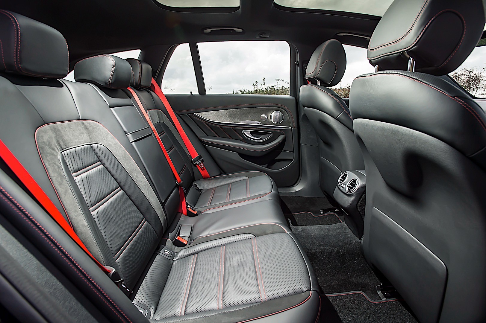 Mercedes-Amg E-Class photo 58