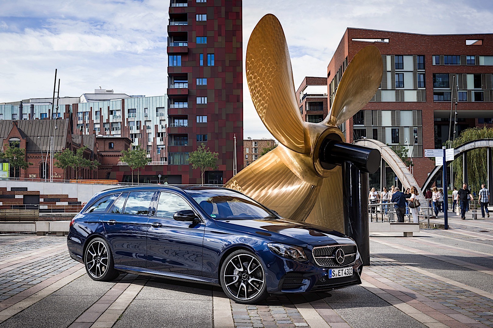 Mercedes-Amg E-Class photo 32