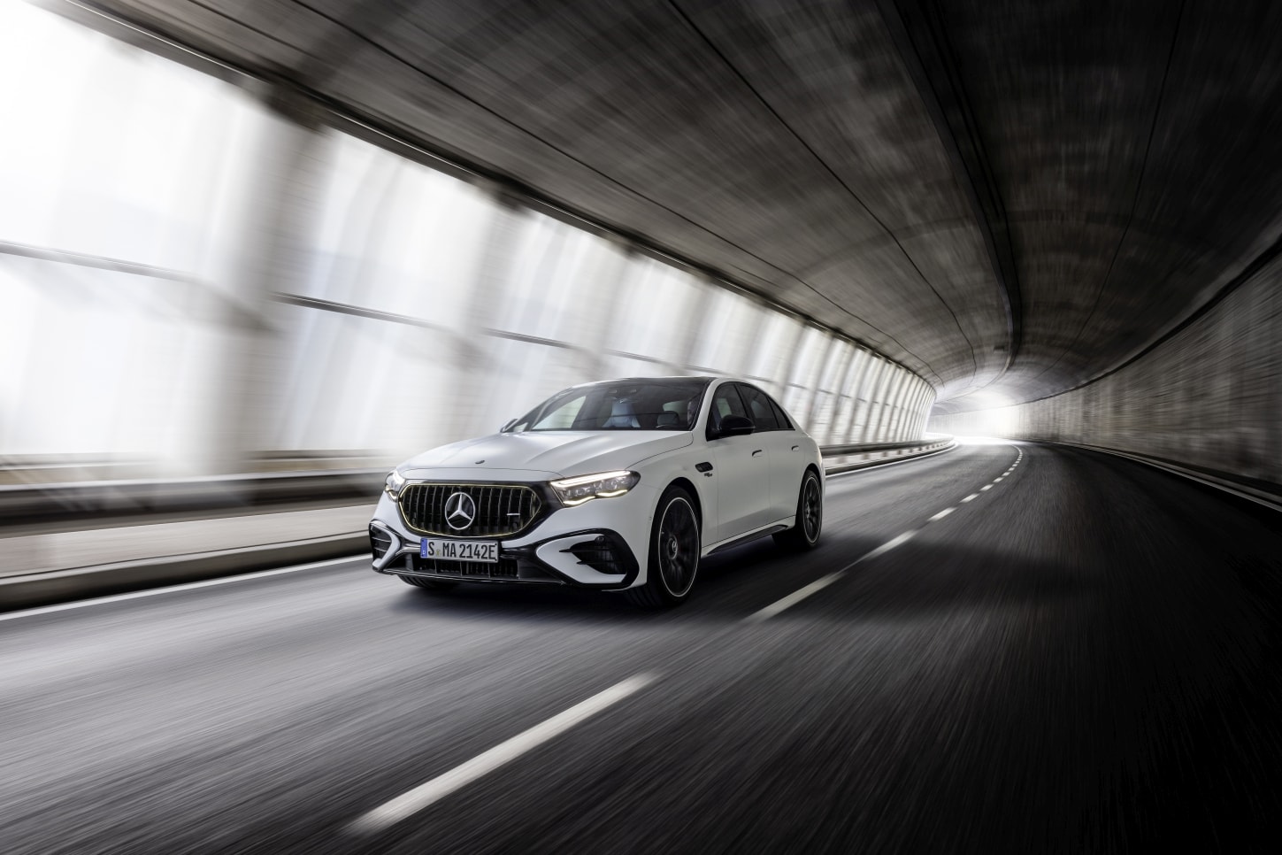 Mercedes-Amg E-Class photo 8