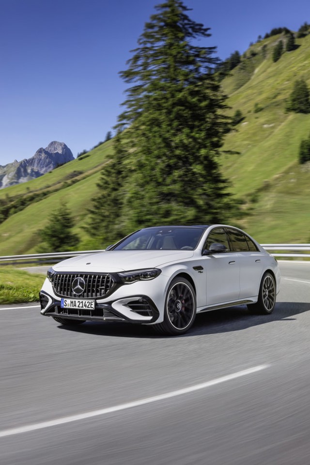 Mercedes-Amg E-Class photo 11