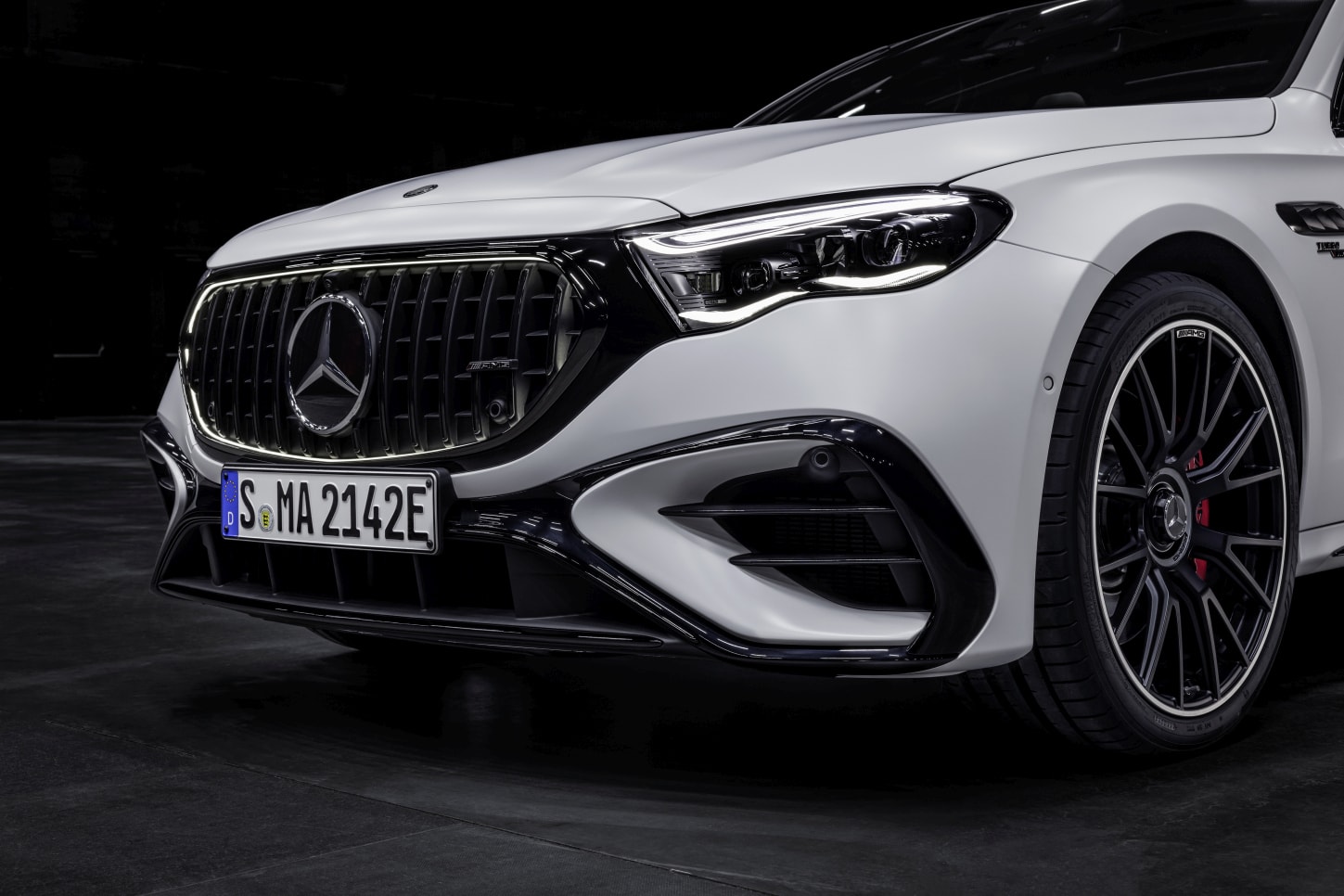 Mercedes-Amg E-Class photo 20