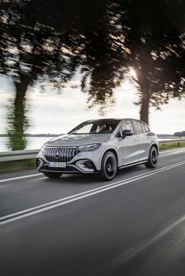 Mercedes-Amg Eqe Suv photo 11