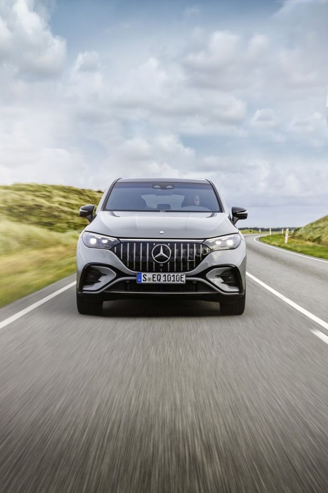 Mercedes-Amg Eqe Suv photo 15