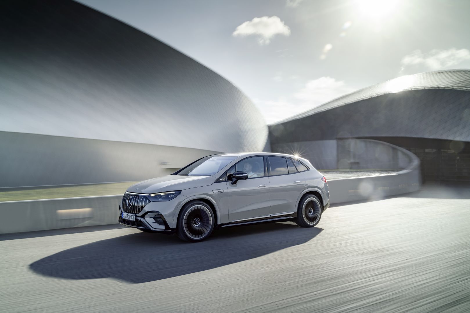 Mercedes-Amg Eqe Suv photo 16