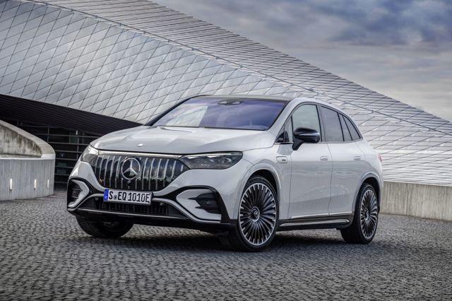 Mercedes-Amg Eqe Suv photo 18