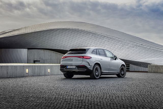 Mercedes-Amg Eqe Suv photo 20