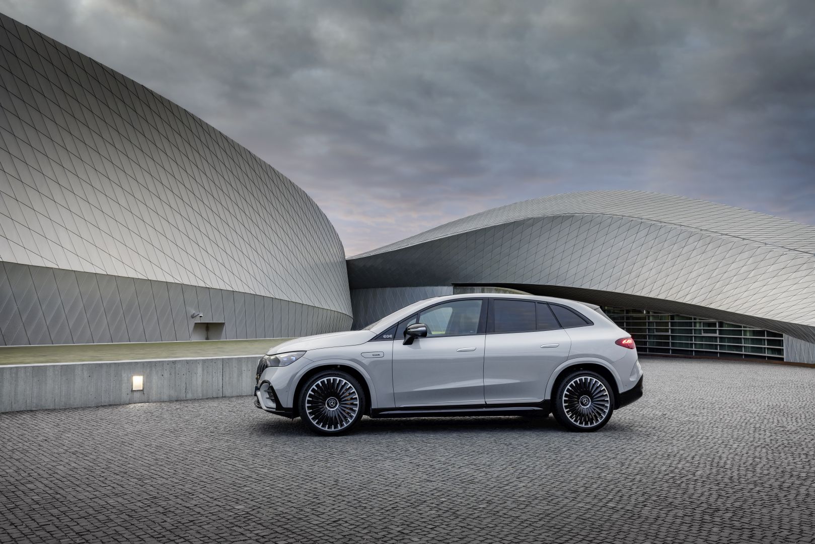 Mercedes-Amg Eqe Suv photo 21