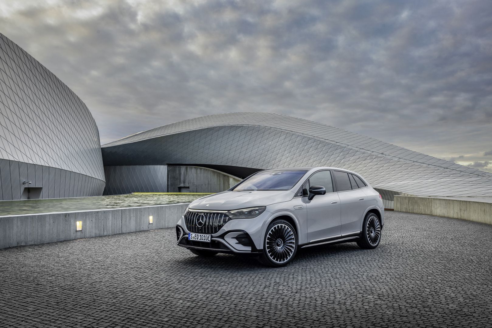 Mercedes-Amg Eqe Suv photo 23