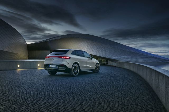 Mercedes-Amg Eqe Suv photo 25