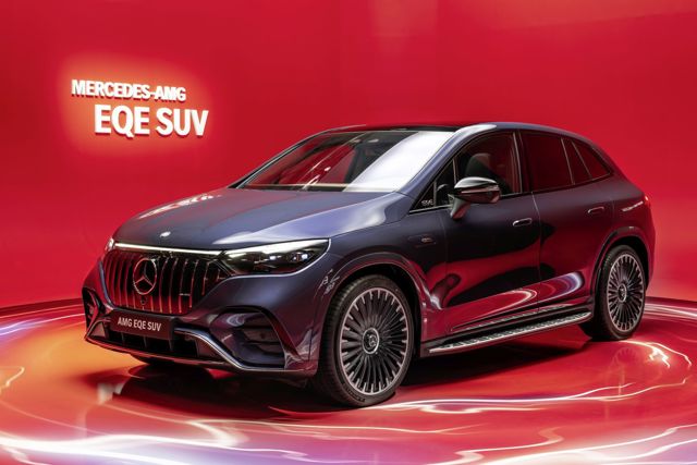 Mercedes-Amg Eqe Suv photo 35