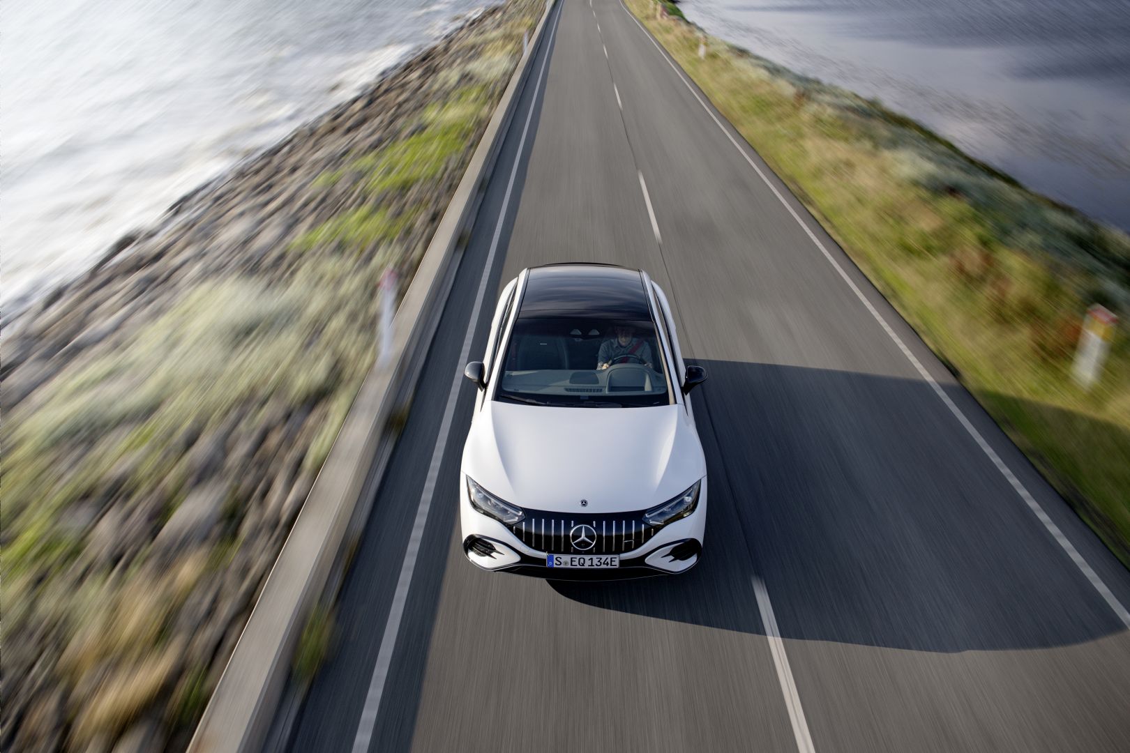 Mercedes-Amg Eqe photo 38