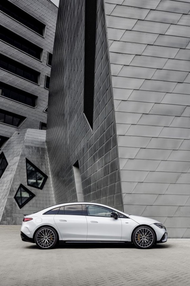 Mercedes-Amg Eqe photo 57