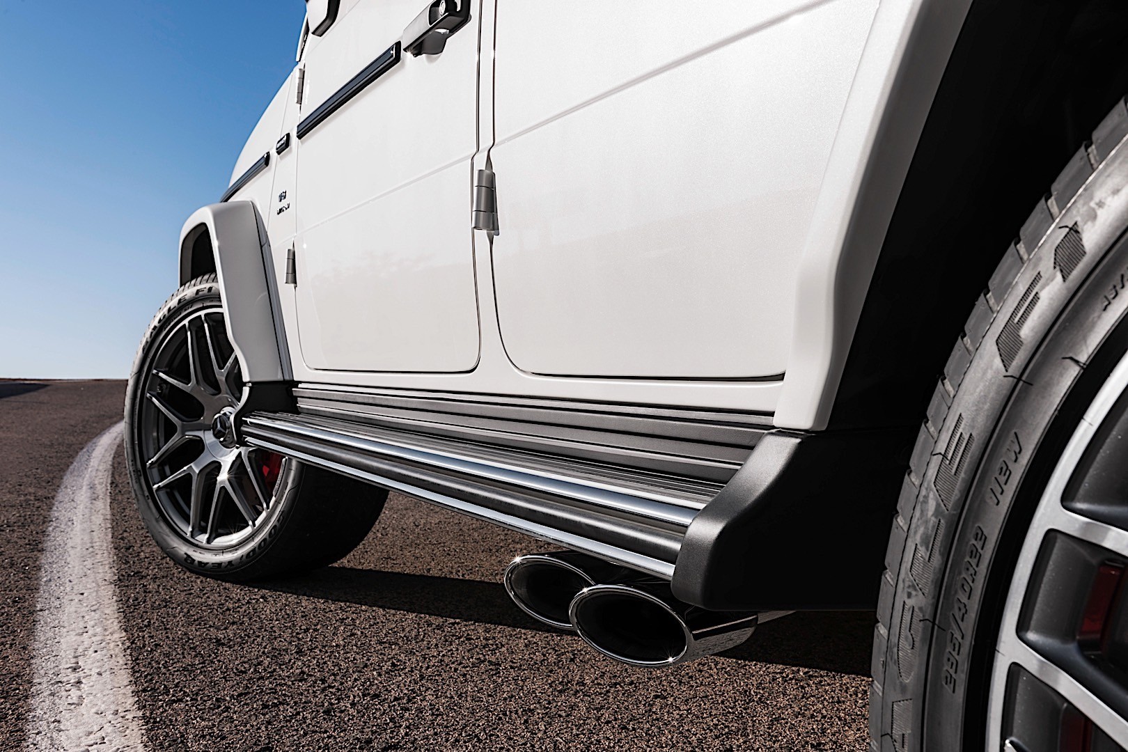 Mercedes-Amg G 63 photo 10