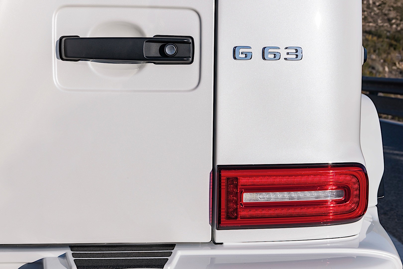 Mercedes-Amg G 63 photo 12