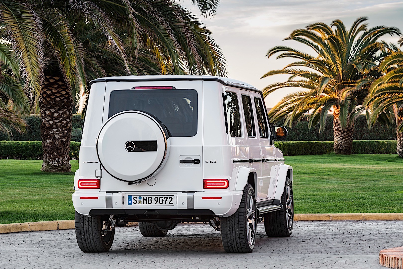 Mercedes-Amg G 63 photo 25
