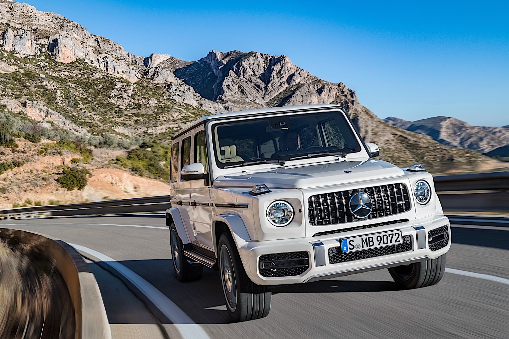 Mercedes-Amg G 63 photo 33