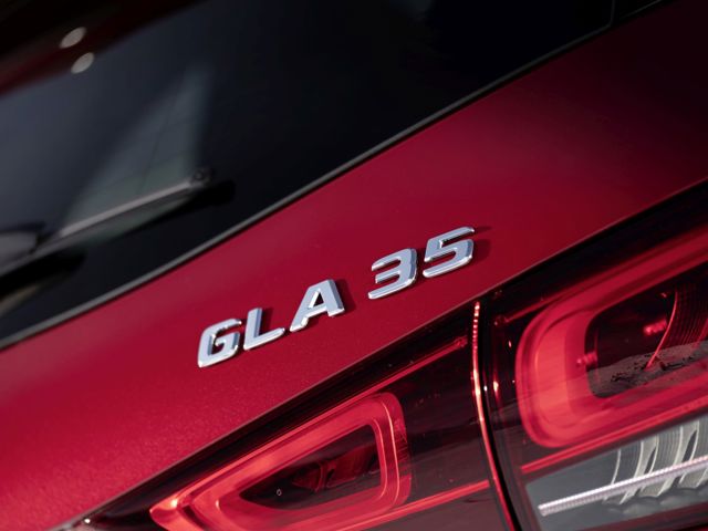 Mercedes-Amg Gla photo 4