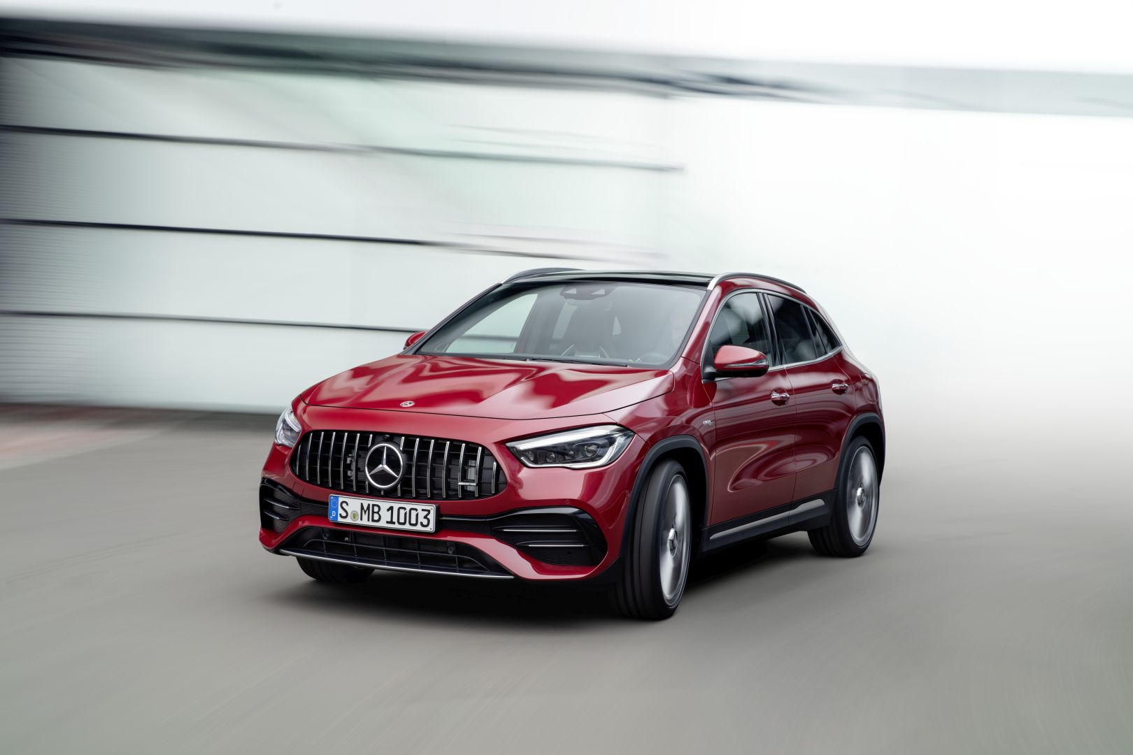 Mercedes-Amg Gla photo 7