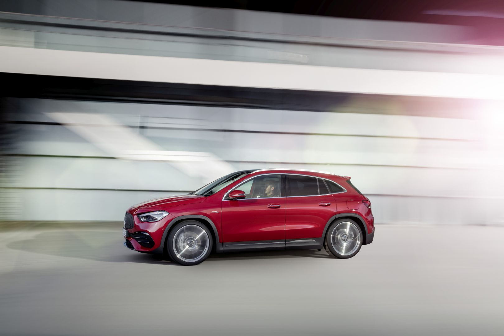 Mercedes-Amg Gla photo 9