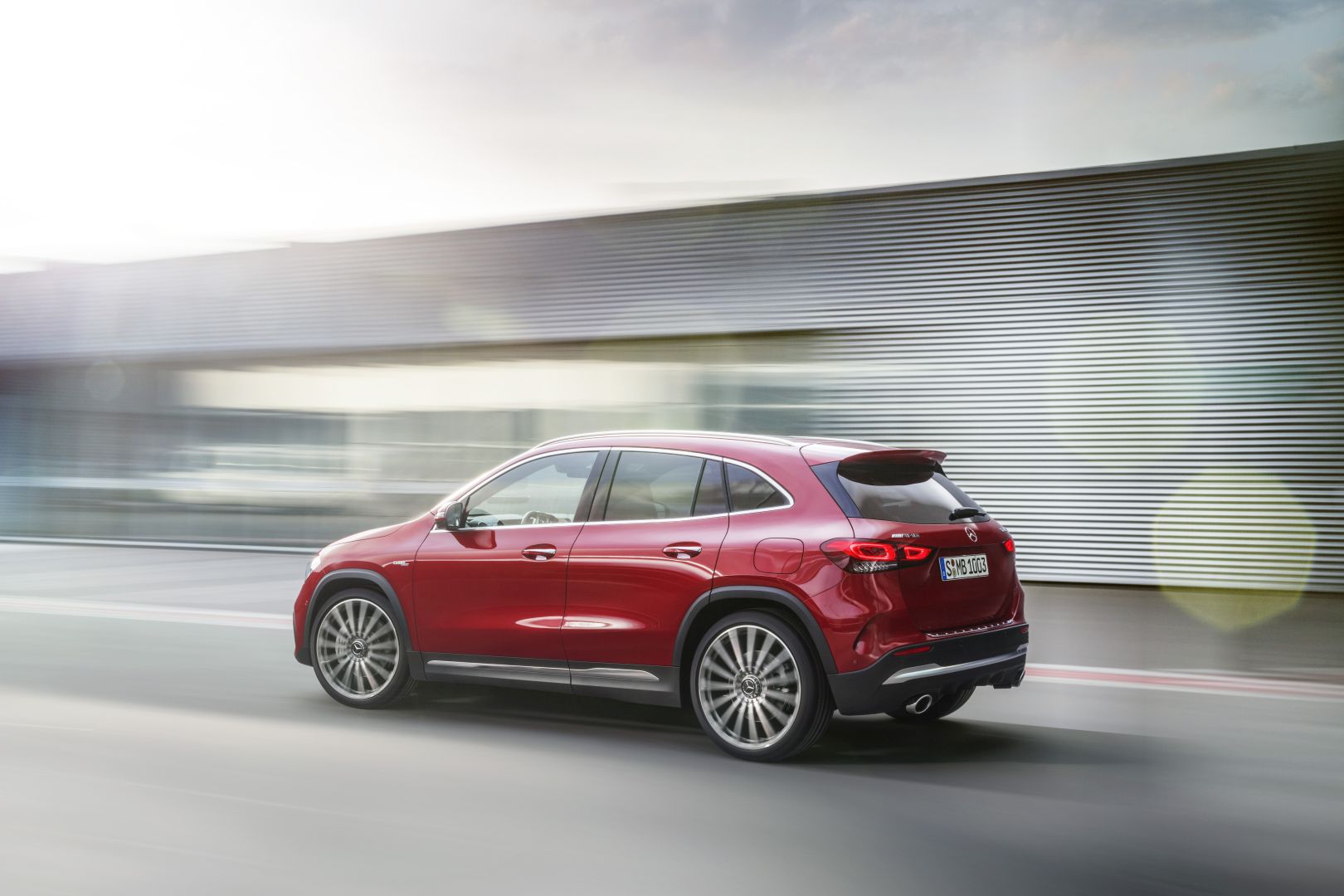 Mercedes-Amg Gla photo 10