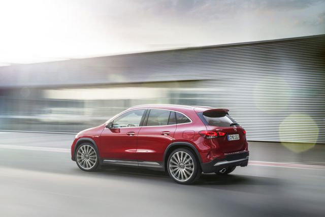 Mercedes-Amg Gla photo 10