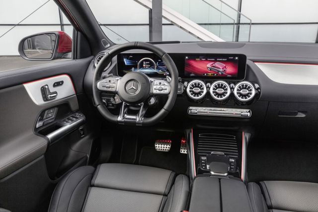 Mercedes-Amg Gla photo 22