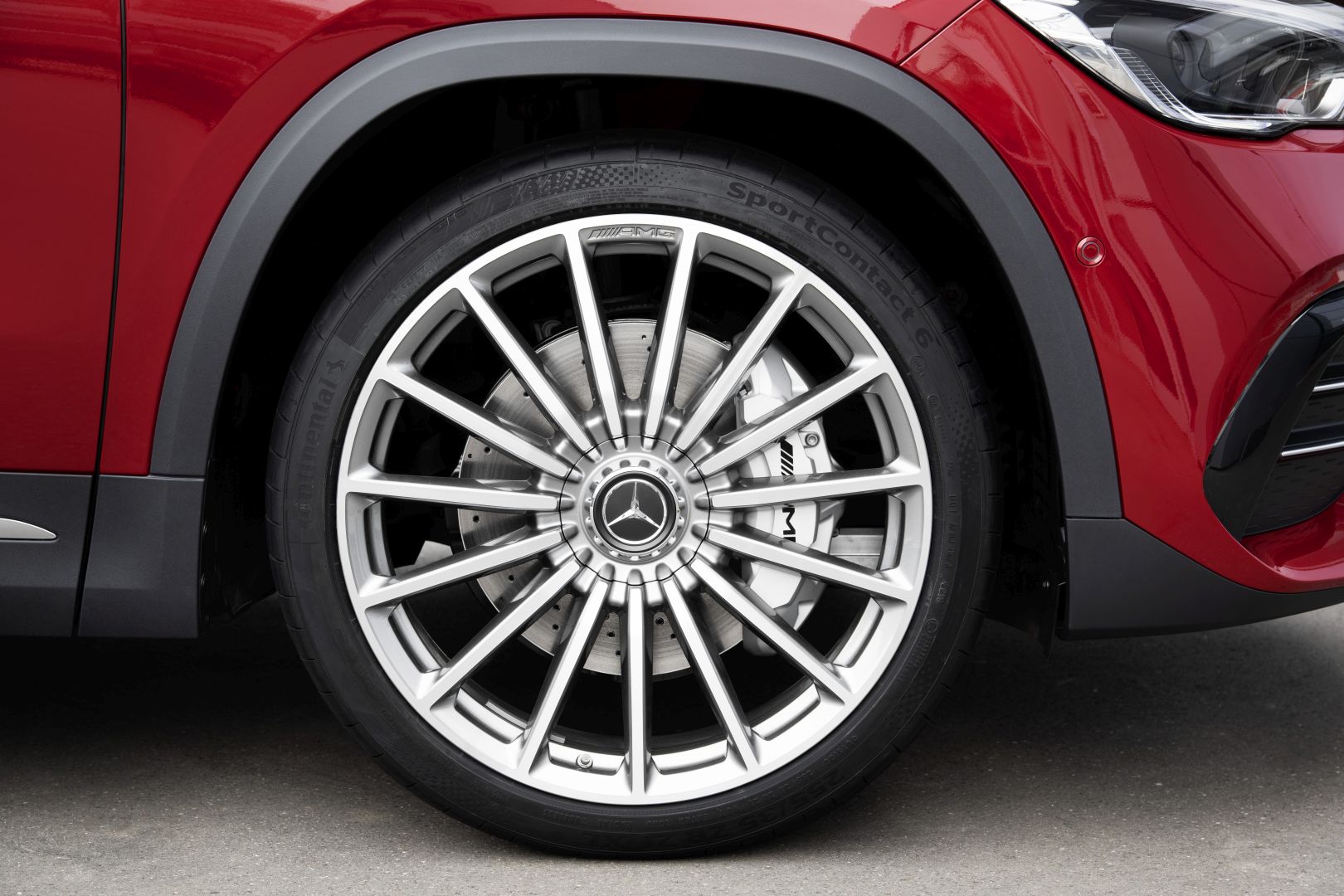 Mercedes-Amg Gla photo 16