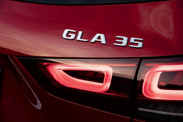 Mercedes-Amg Gla photo 19
