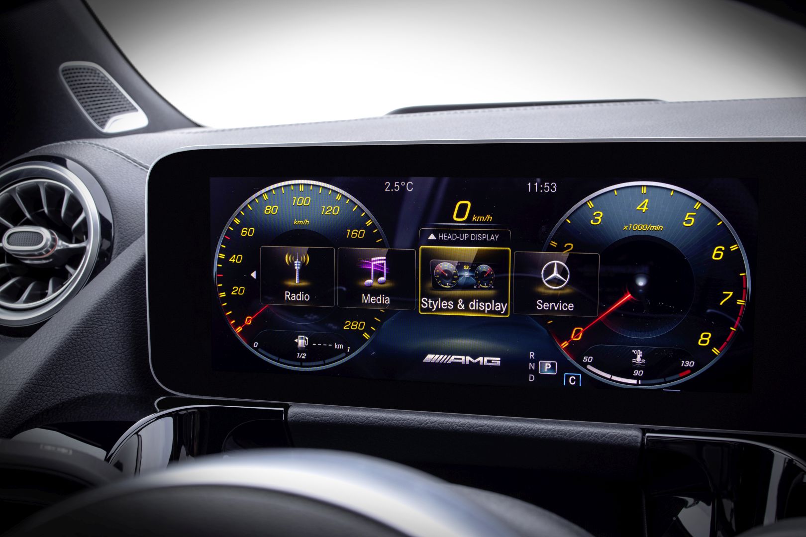 Mercedes-Amg Gla photo 28