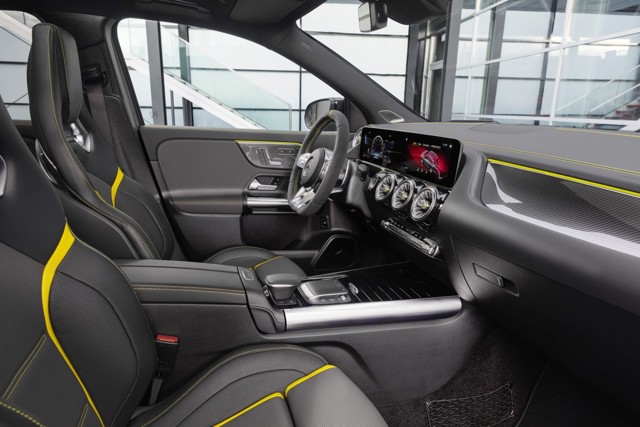Mercedes-Amg Gla photo 19