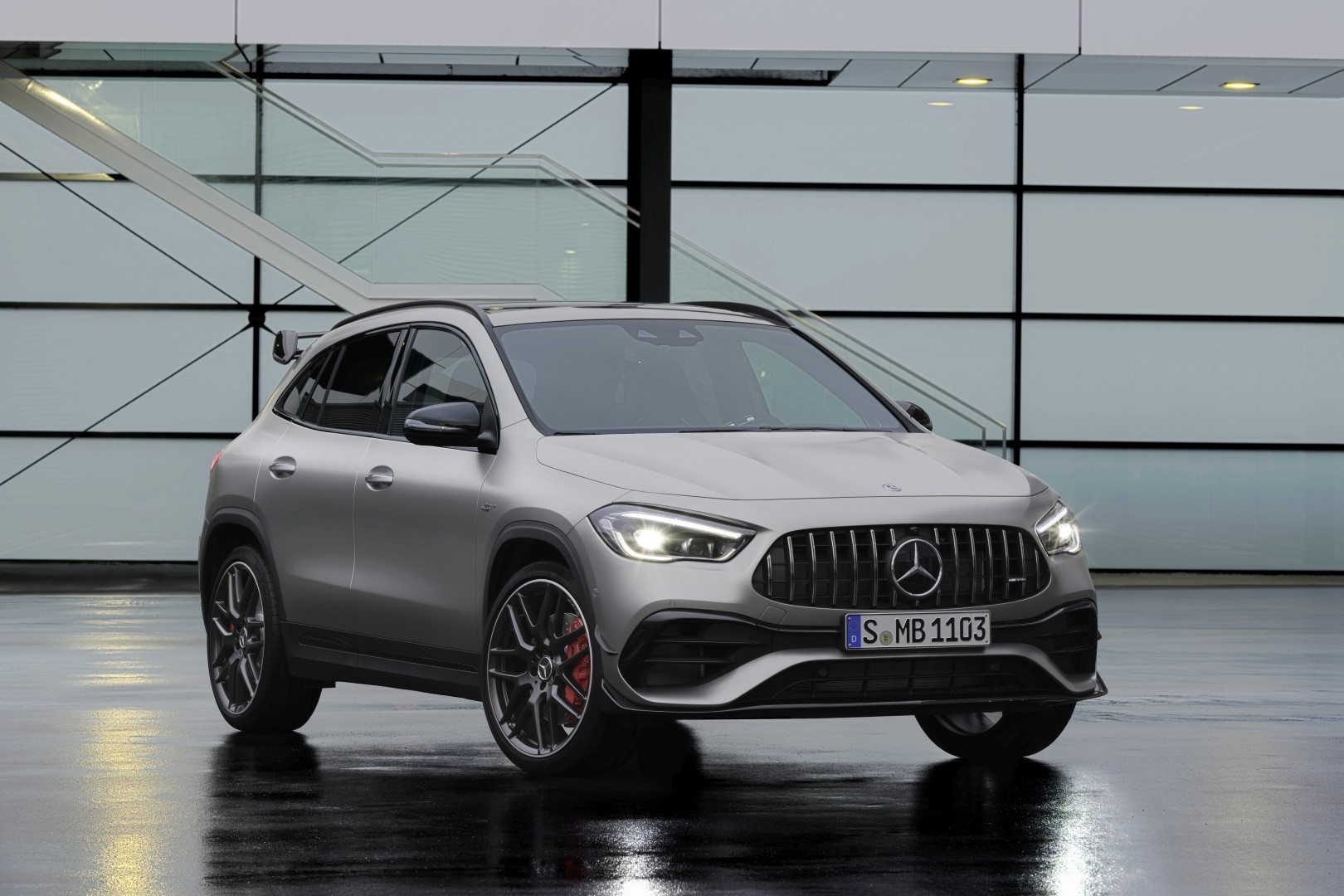 Mercedes-Amg Gla photo 5