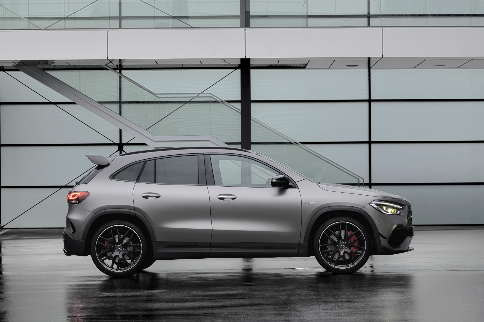 Mercedes-Amg Gla photo 8