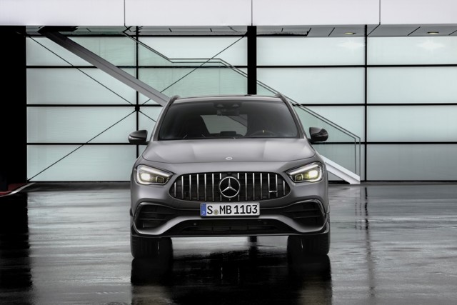 Mercedes-Amg Gla photo 9