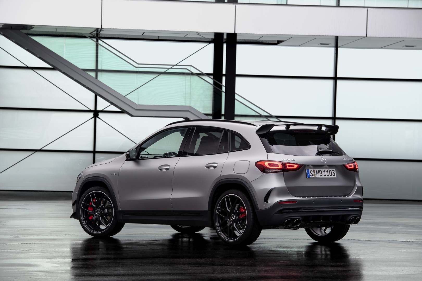 Mercedes-Amg Gla photo 10