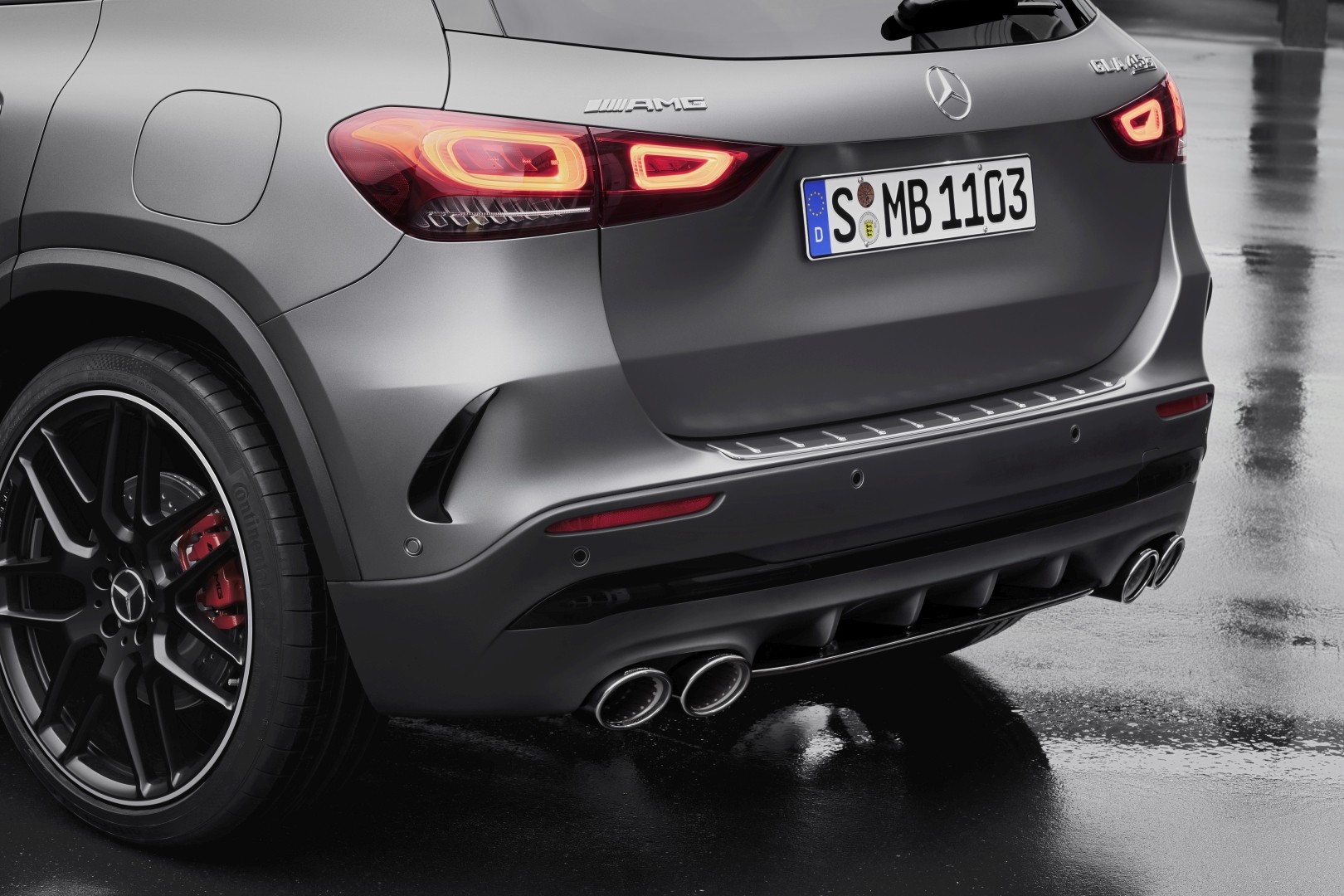 Mercedes-Amg Gla photo 16
