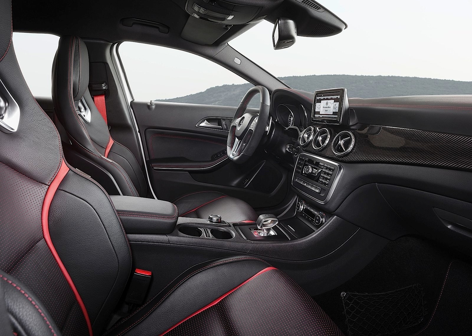 Mercedes-Amg Gla photo 60